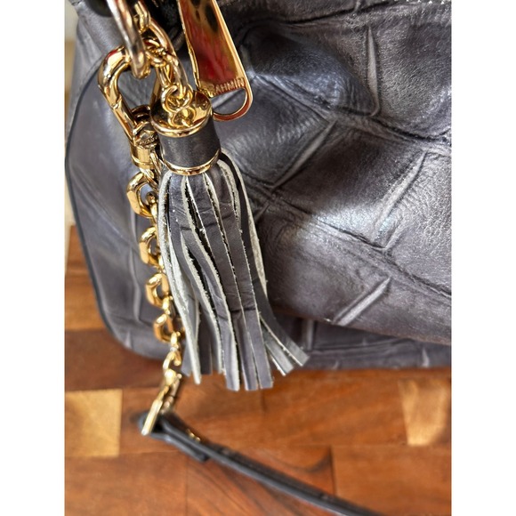 Brahmin Grey Croc Embossed Leather Shoulder Bag Gold Chain‎ Tassel Accent - Picture 10 of 16